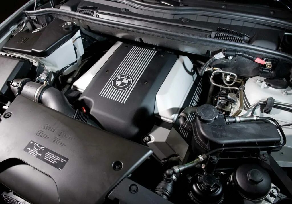Двигатель х5 е53 3.0. Мотор 4.4 БМВ е53. Мотор m62 BMW x5 e53. БМВ е53 под капотом. БМВ Икс 5 мотор 4 4.