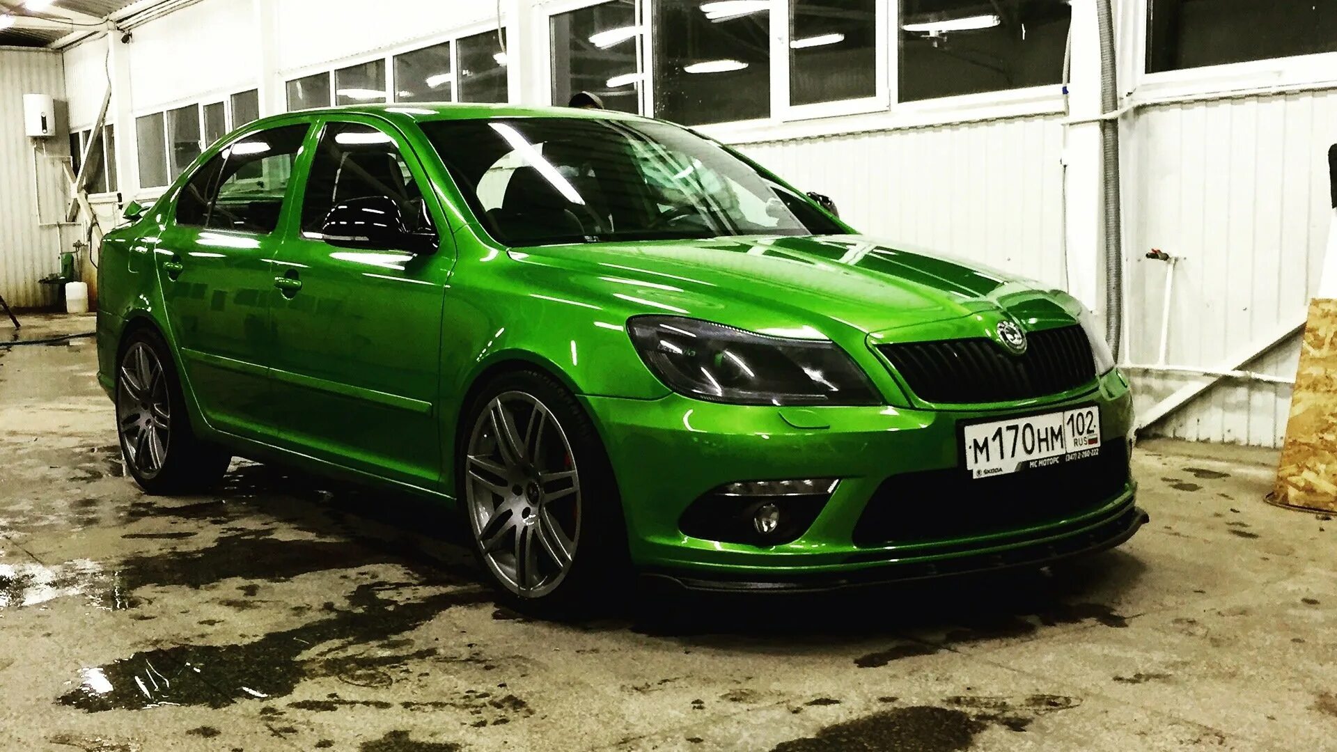 Octavia rs fl. Octavia RS a5 FL. Skoda Octavia a5 RS Green. Skoda Octavia a5 FL RS.