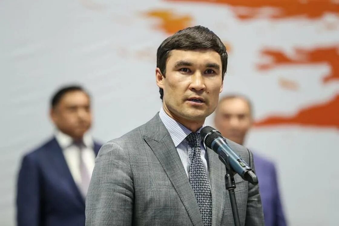 Серик токаев. Серик сапиев олимпийский чемпион. Абдалиев серик. Рахметов серик мурзабекович. Сайт серики.