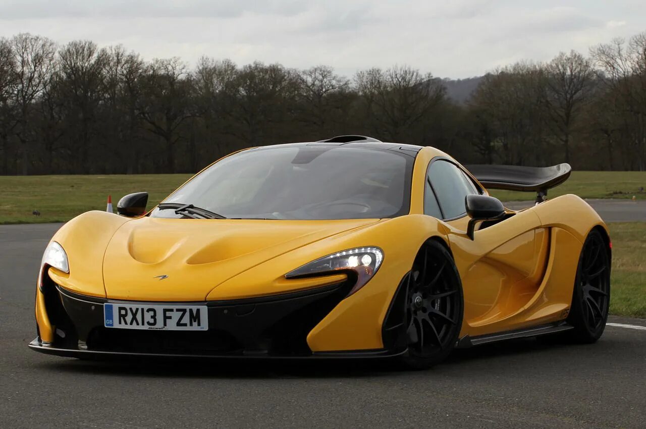 Машина mclaren. Макларен п1. Макларен p1 2015. Машина MCLAREN p1. Маркларон p-1.