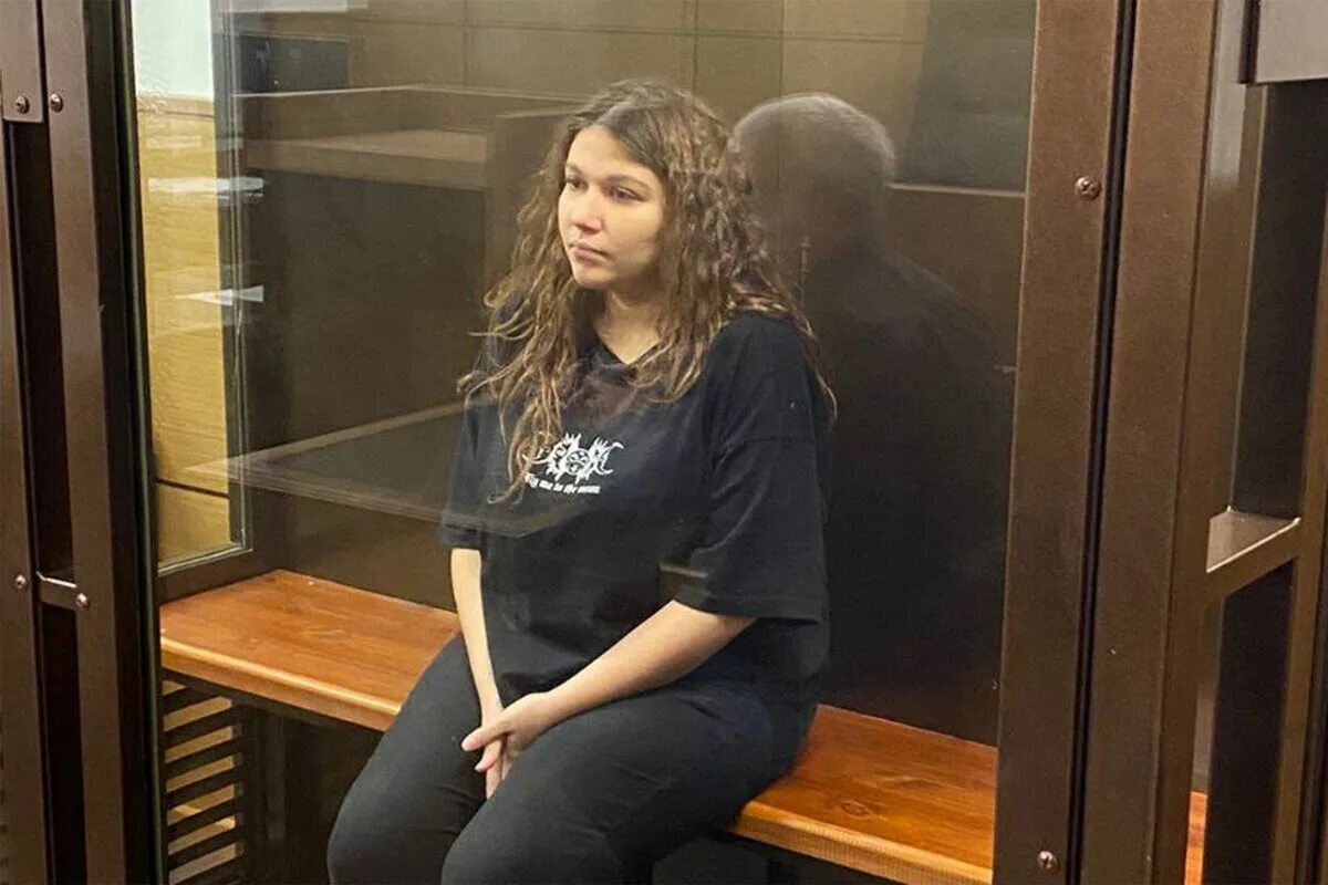 В москве 13 летнюю. В москве 13 летнюю. Московские девушки. Обкончанные лица девочек. В москве 13 летнюю.