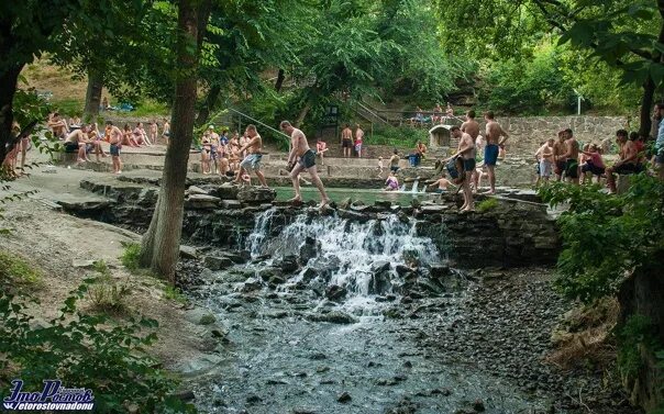 Гремучка ростов на дону фото. Родник водопадный. Водопадный поселок ростовская. Аюкские водопады горячий ключ. Посёлок водопадный ростовская область.