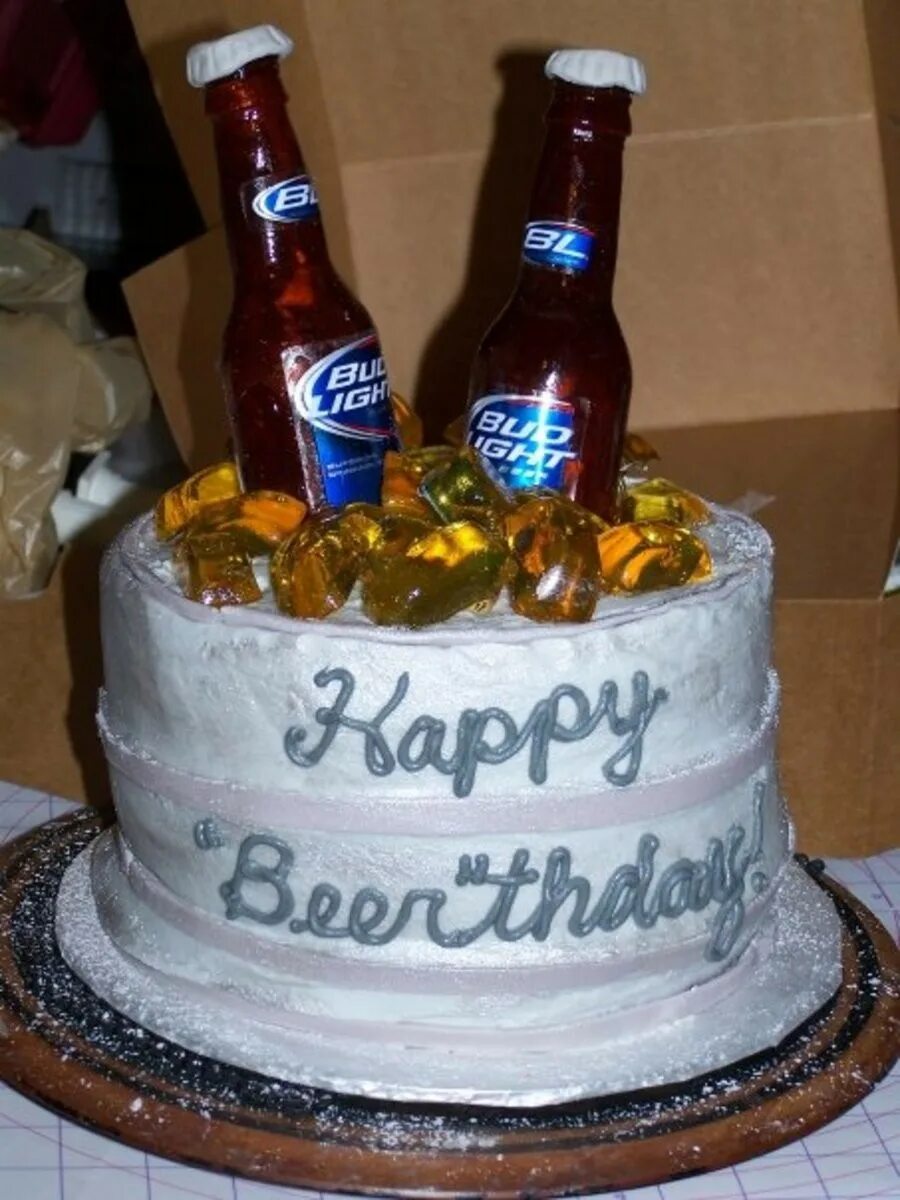 Торт с днем рождения!. С днем рождения пиво. С днём рождения мужчине тортик. Торт поздравление. Поздравить алкоголика