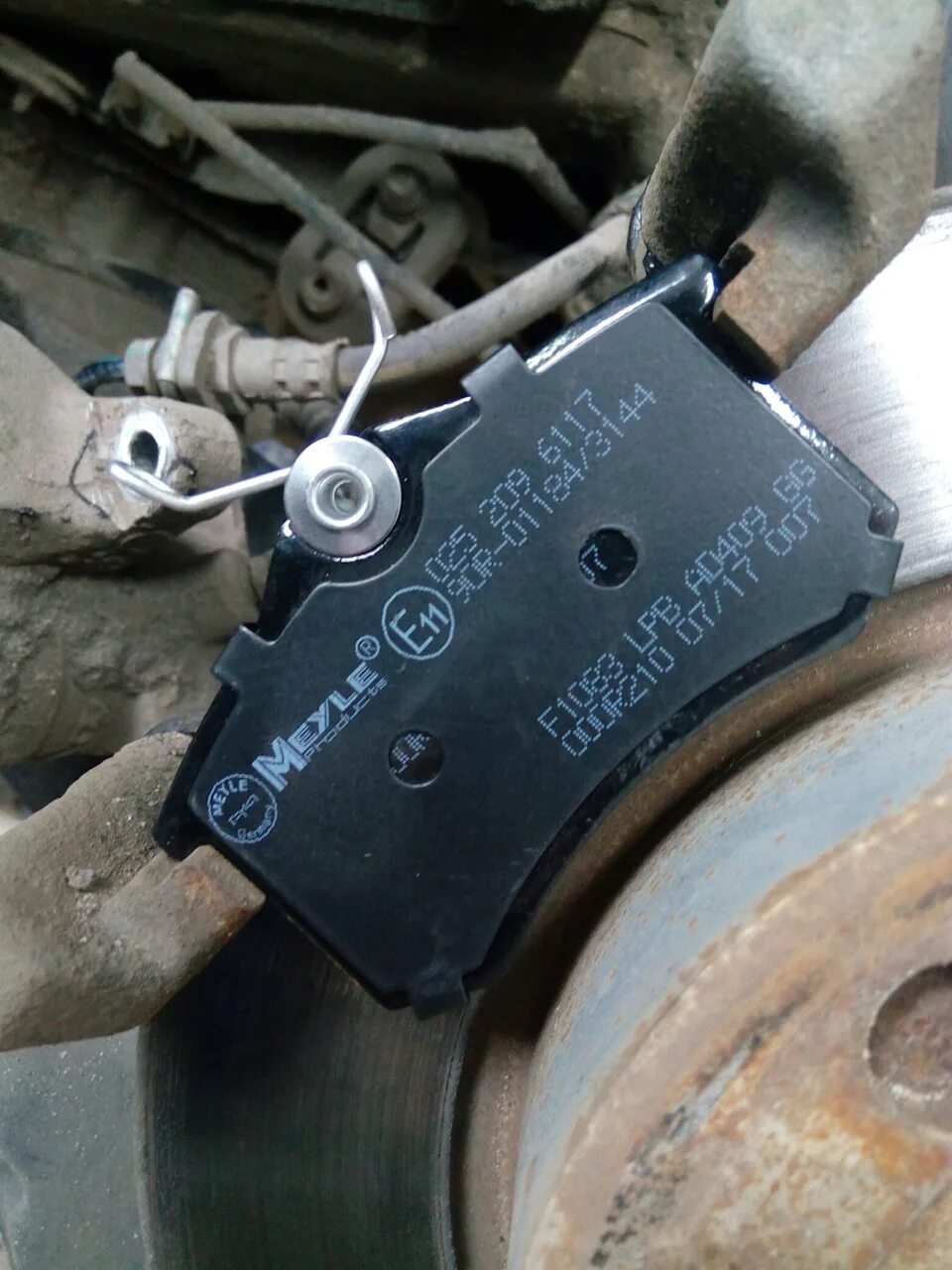 Как поменять задние колодки джетта 6 Замена задних тормозов Volkswagen Jetta II, 1,3 л, 1991 года расходники DRIVE2