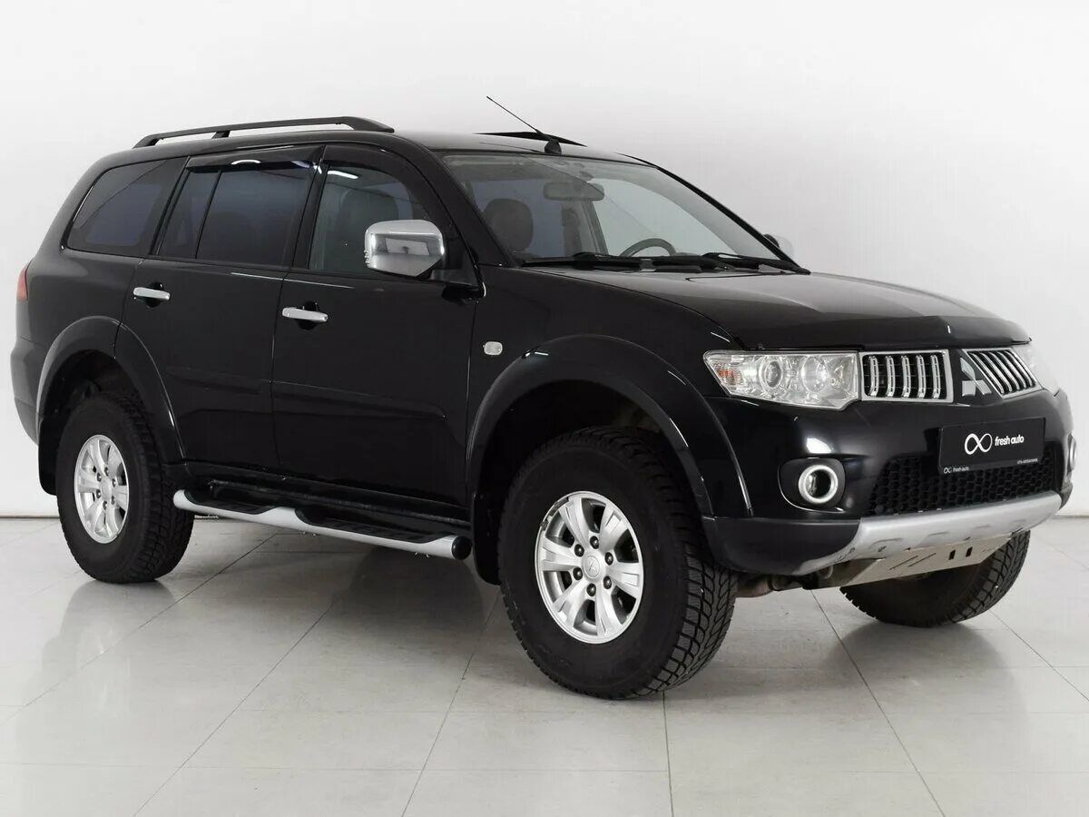 Мицубиси паджеро спорт москве. Pajero Sport 2012. Митсубиши Паджеро спорт 2012. Mitsubishi Pajero Sport 2012 года. Паджеро спорт 2010 черный.