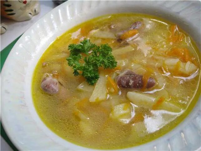 Суп с сердечками рецепт. Суп с сердечками. суп из куриных сердечек. суп с куриными сердечками и лапшой. супчик с куриными сердечками.