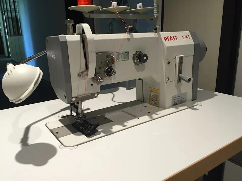 Pfaff 1245. Швейные машинки pfaff 1245. промышленная машинка pfaff 1245. pfaff 1245 6. pfaff 1246.
