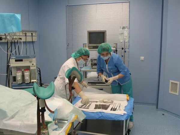 перинатальный центр саранск. перинатальный центр кемерово родильное отделение. перинатальный центр красноярск операционная. лапароскопия перинатальный центр. операционный гинеколог.