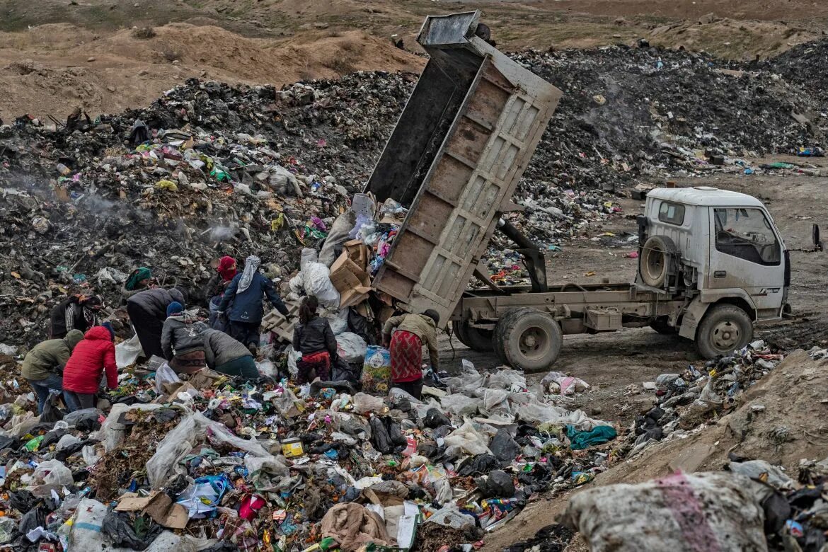 Dump это. Dump фото. пластмасса чиқинди.