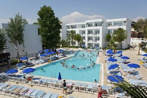 Larissa beach side