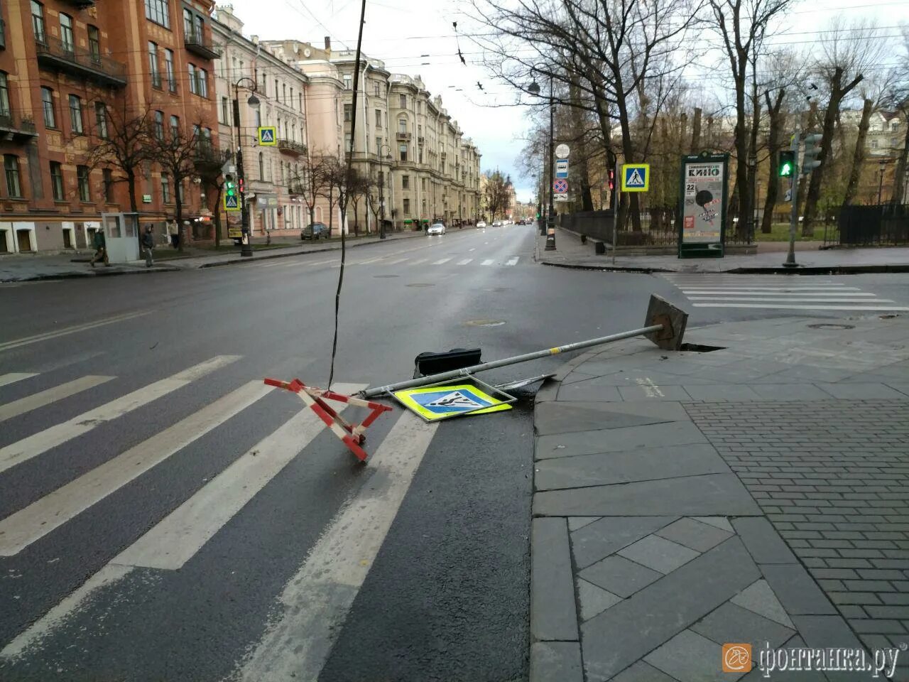 Сильный ветер в петербурге сегодня. Сильный ветер в питере. ветренно в питере. сильный ветер в спб сегодня. самый сильный ветер в питере.