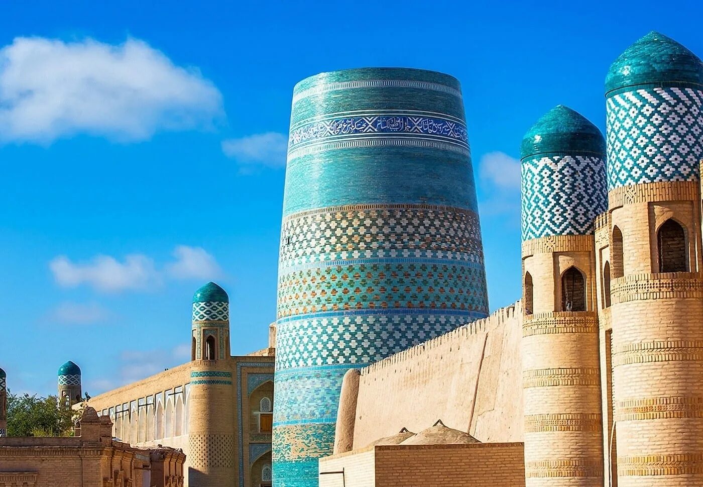 Ичан кала. Кала (Самарканд). Ичан кала ночью. Historical buildings of Uzbekistan of Xiva.