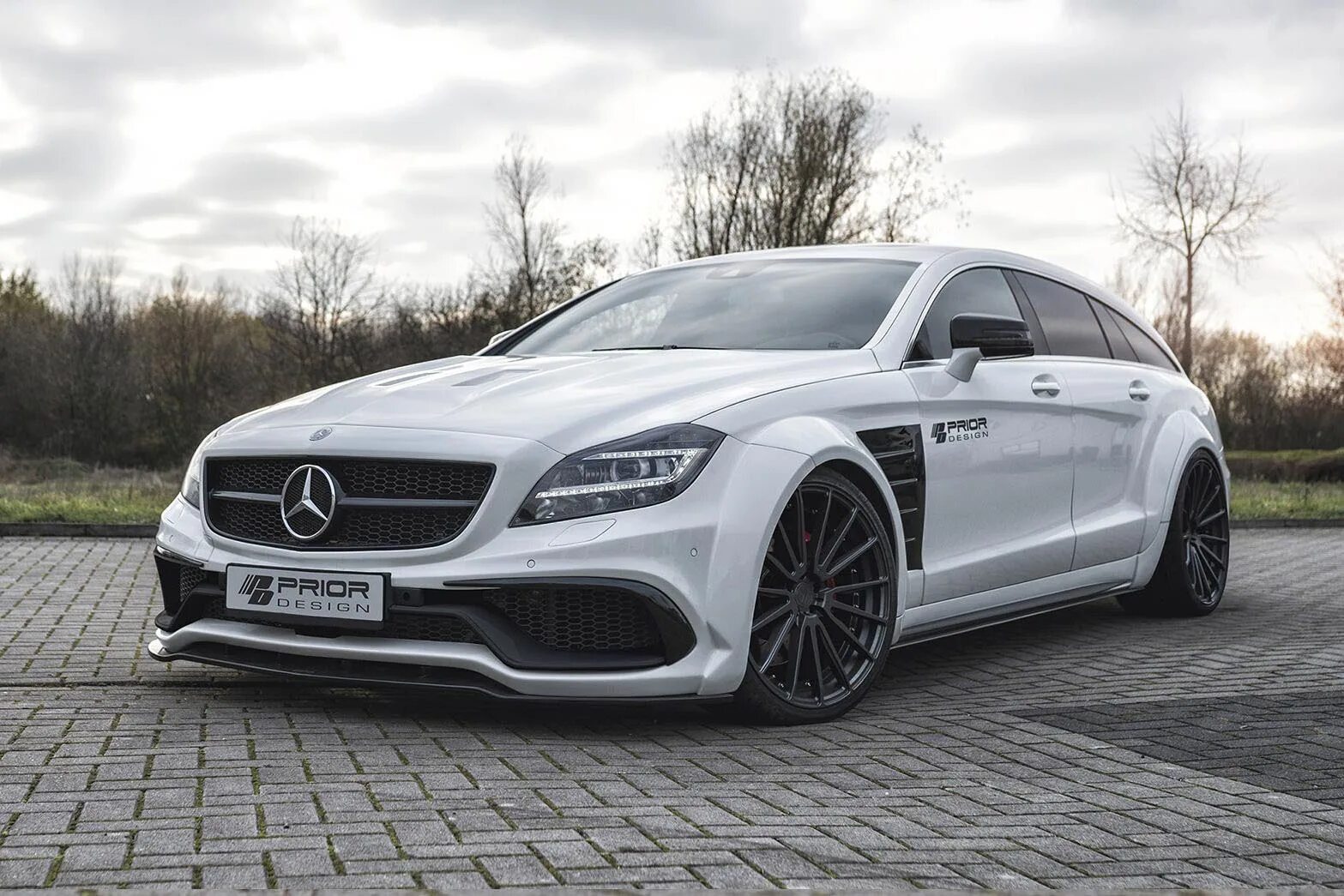 W218. Mercedes benz cls w218. mercedes cls 218 amg. mercedes benz cls c218. mercedes amg cls 63 shooting brake.
