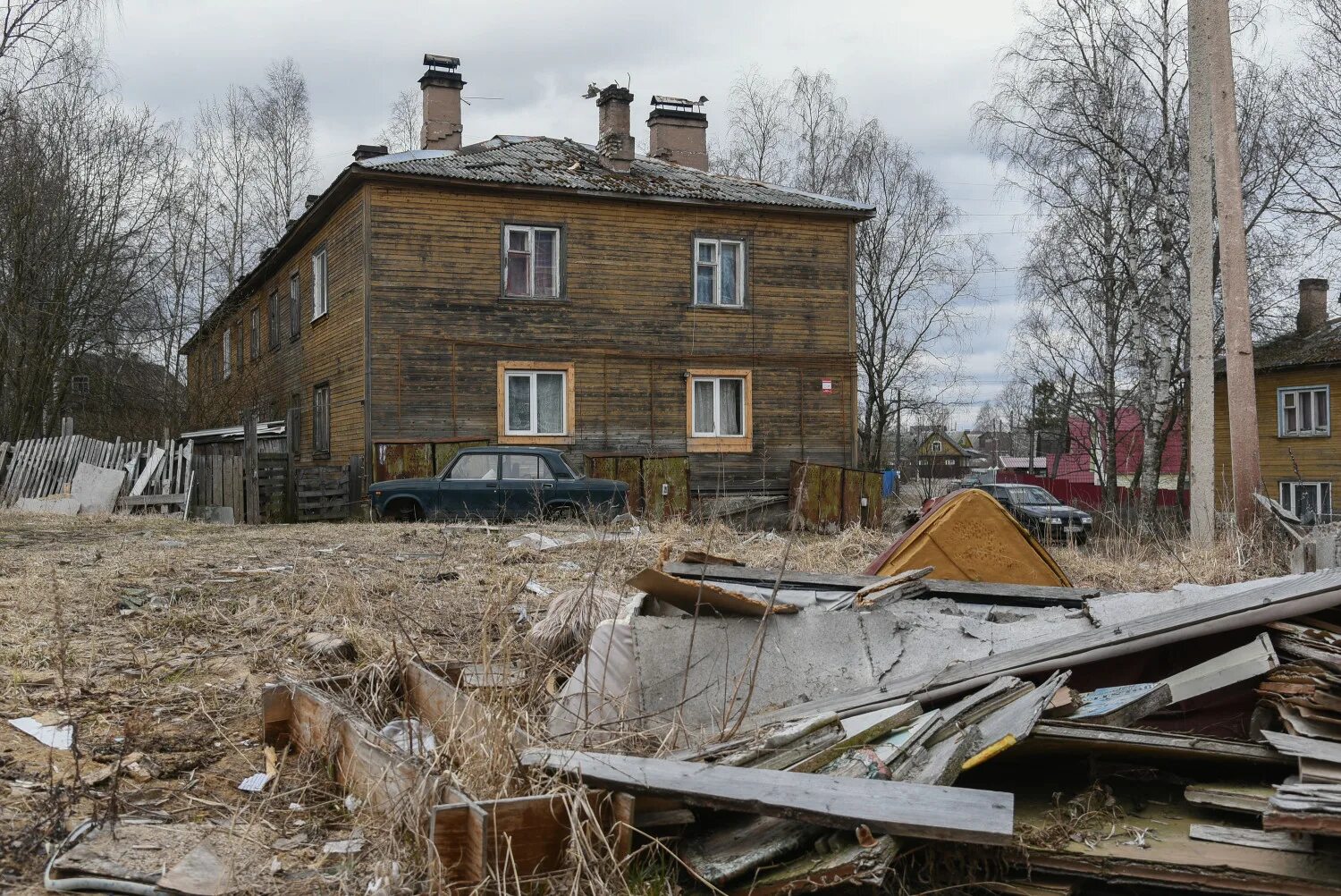 Расселение ветхого жилья. Расселение аварийных домов. Ветхое жилье. Аварийное жилье. Расселение аварийного жилья нижний