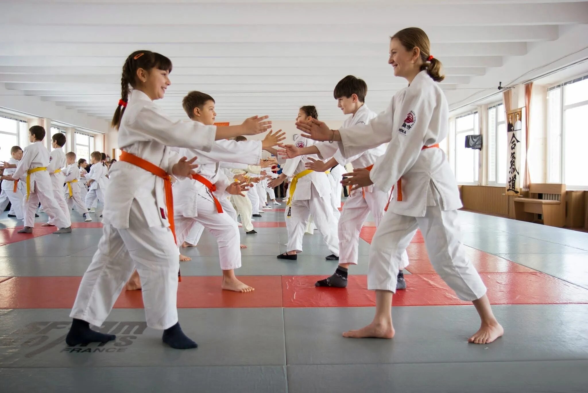 Кружок по физкультуре в школе. Одиночная секционированная система сборных шин. Требования спортивного зала. Задачи урока по баскетболу. Доклад на тему волейбол.