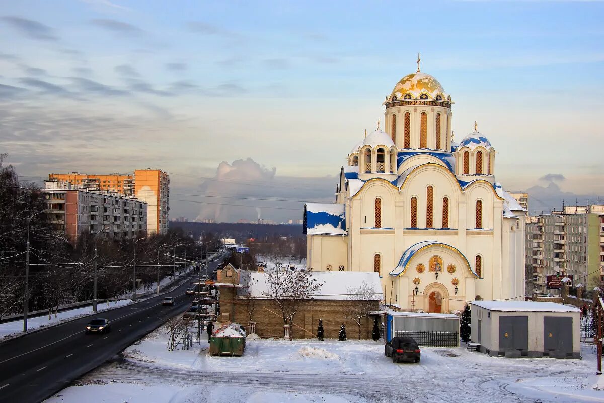 Покровский ясенево. Храм Покрова Пресвятой Богородицы в Ясенево. Храм Покрова Пресвятой Богородицы в Ясеневе, Москва. Церковь в Ясенево Покров Пресвятой Богородицы. Храм в Ясенево в храме Покрова Пресвятой Богородицы.