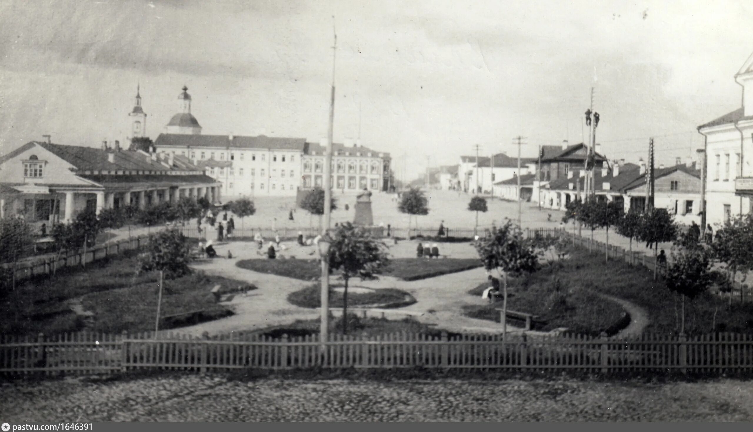 Площадь маркса ярославль. Великие луки древняя торговая площадь.