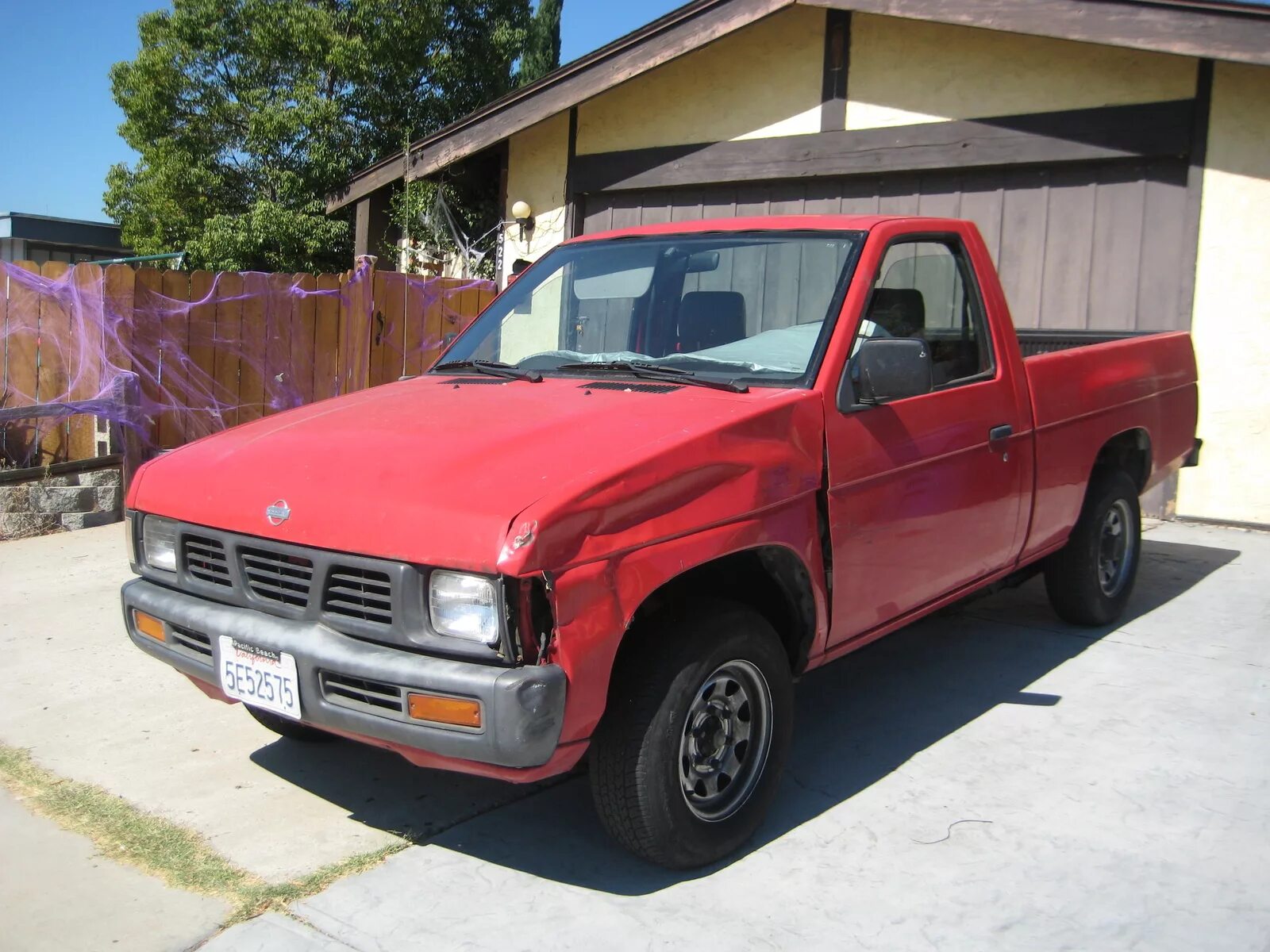 Грузовичок ниссан. Ниссан Pickup 1995. 1995 Nissan Truck 4wd. Исудзу пикап 1995. Nissan Truck 1970s.