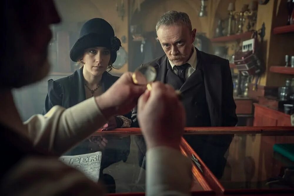 Pera palasta. Полночь в отеле пера палас халит. Pera palasta. Pera palace netflix. Pera palace netflix.