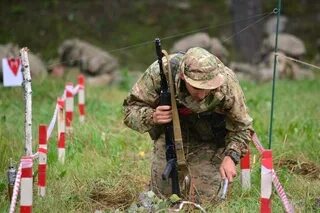 Подходы к окопам заминированы