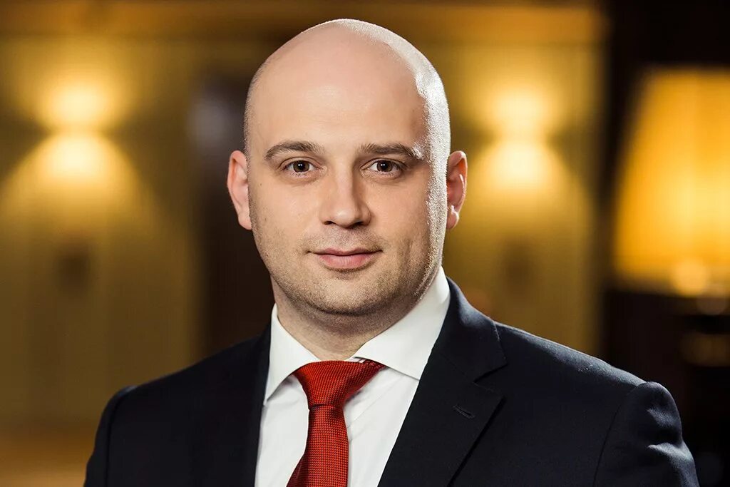 Райнхард овервотч молодой. Overwatch honor and glory. Вебминар алекс рейнхард 23. Алекс рейнхард дубай. Рейнхард овервотч арт молодой.