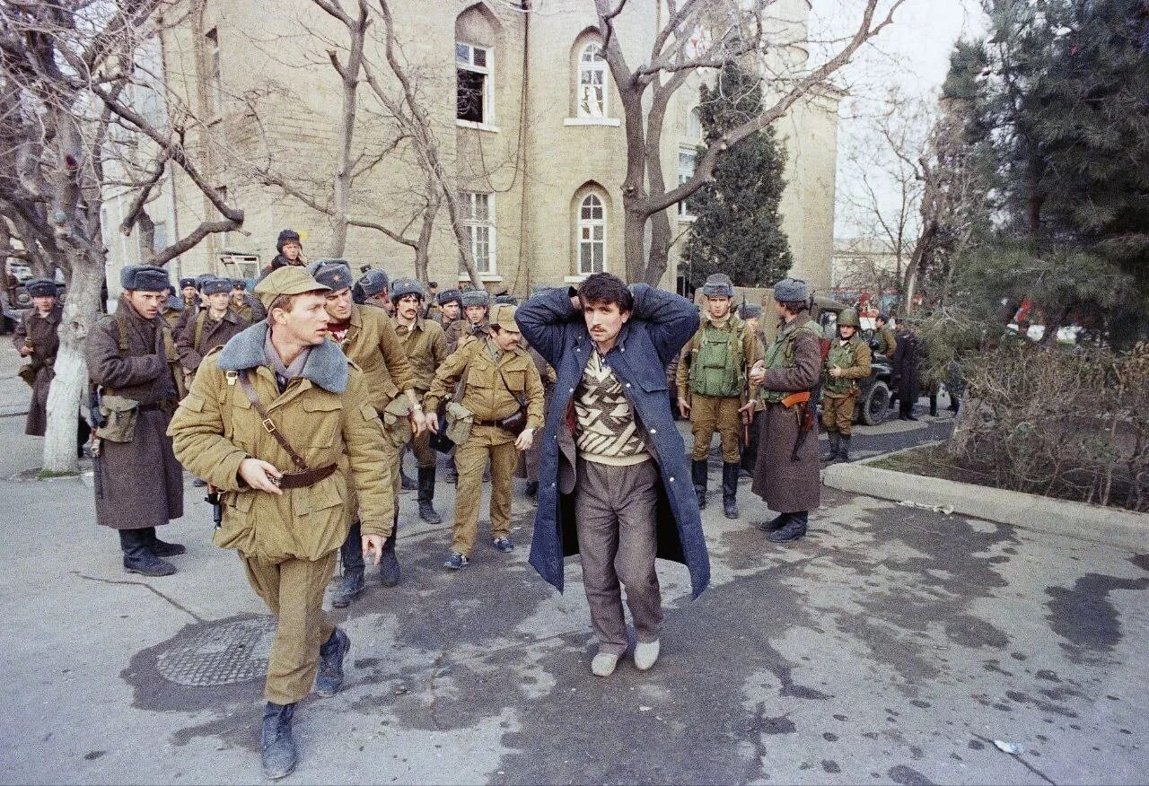 Кровавый январь в баку 1990. 20 yanvar. 20 января азербайджан 1990 год. 19 января 1990. Баку январь 1990.