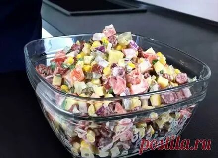 Салат мексиканский с копченой колбасой