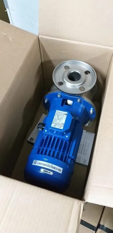 3. Насосный агрегат зюлцер. 3qgb screw pumps. В магазине три продавца каждый из них занят с вероятностью 0. В большой партии насосов.