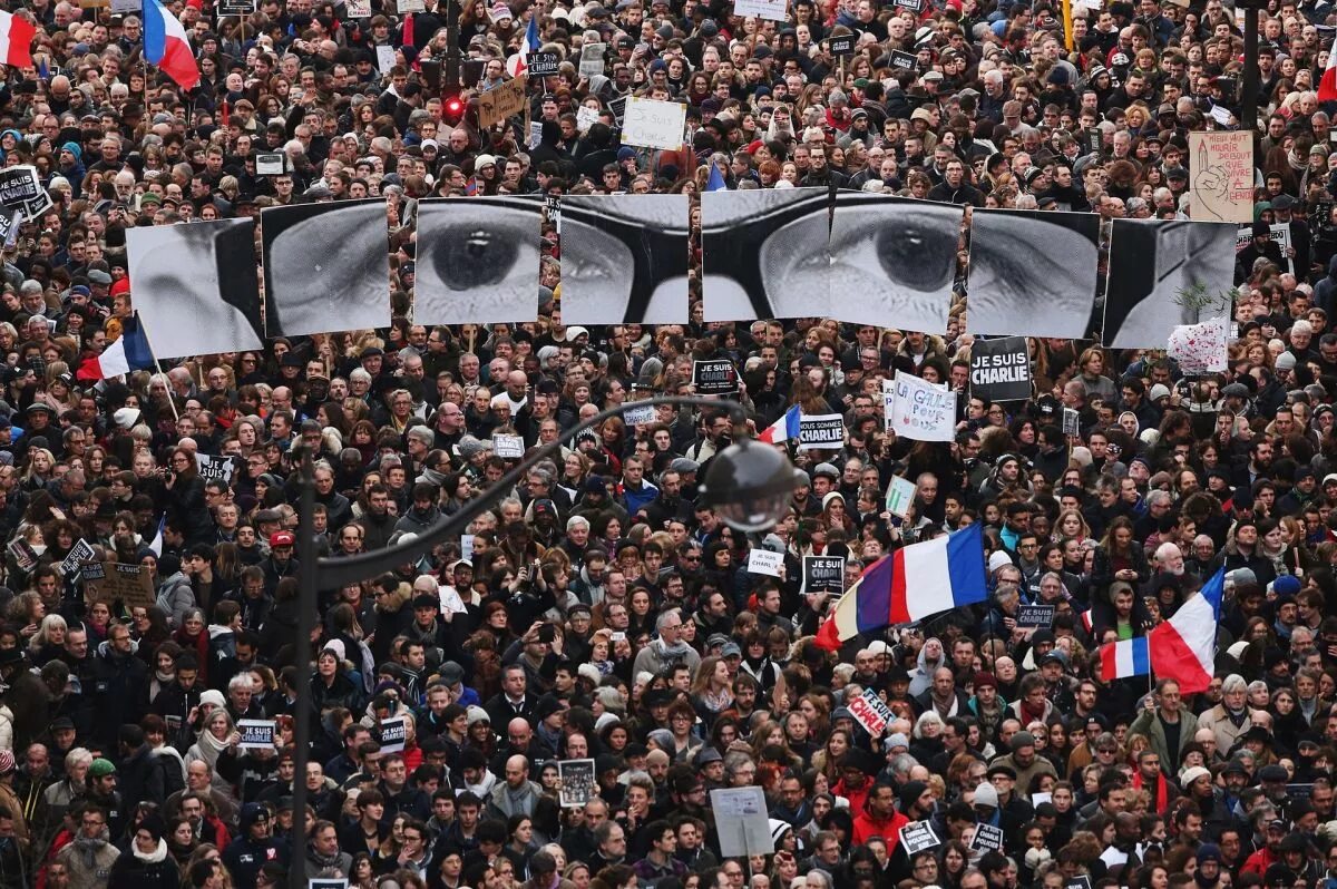 Фото 2015 года. Марш Республики 2015. Республика на марше Франция. Шествии взялись за руки против террористов в Европе фото.