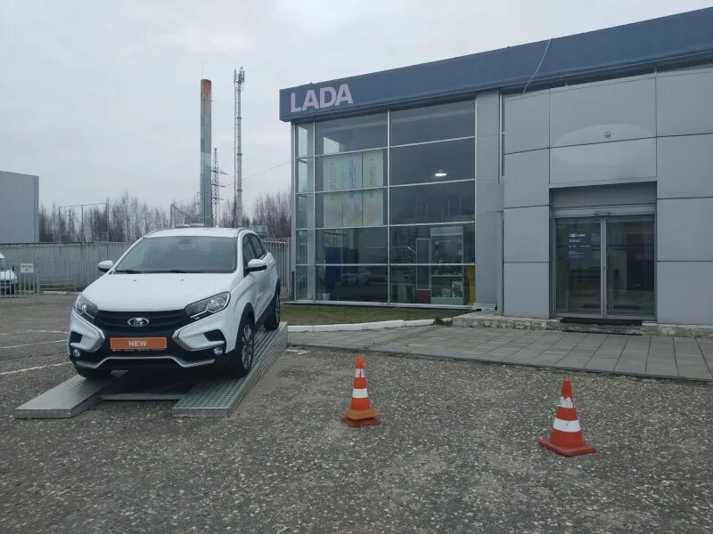 Автомобили в автосалонах твери. Автомобили в автосалонах твери. Автосалоны в твери. Luara auto тверь. Автопремиум чери тверь.