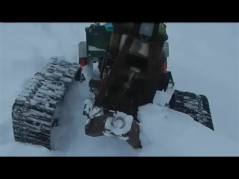 Рванула из под гусениц. Тяжелый мотоблок скаут на гусеницах.