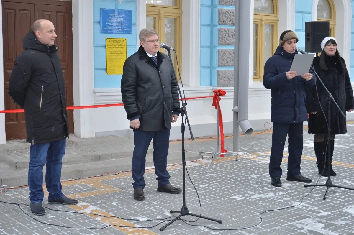 Раздольненская школа амурская область. Открытие поликлиники дгкб 11 екатеринбург. Участковая больница. Школа номер 24 нижний тагил. Открытие после капремонта.