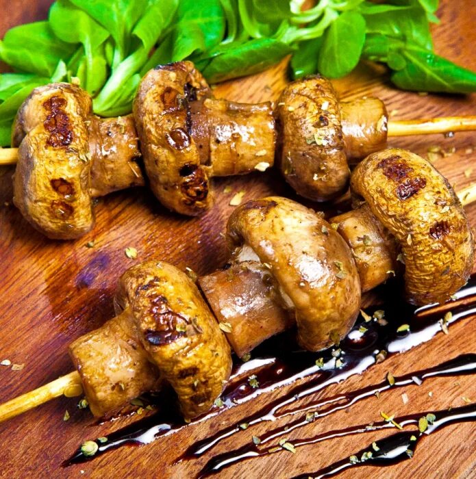 купаты на углях. решетка для колбасок на мангале. купаты сколько на мангале. колбаски барбекю. купаты пикник.