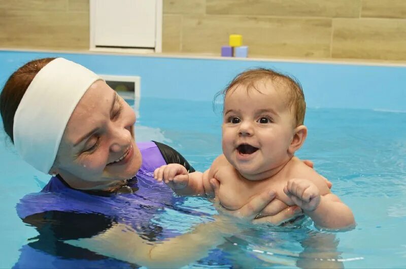 плавание для беременных. Sweet baby swim бутово. фитнес и бассейн в эталон сити. бассейн в алфавите в бутово с особенными детками. Sweet baby swim.