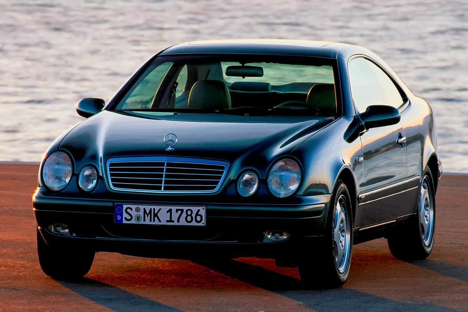 Мерседес 1 поколение. Mercedes-Benz w208. Mercedes CLK c208. CLK Mercedes купе 1998. Mercedes Benz CLK class 1997-2002.