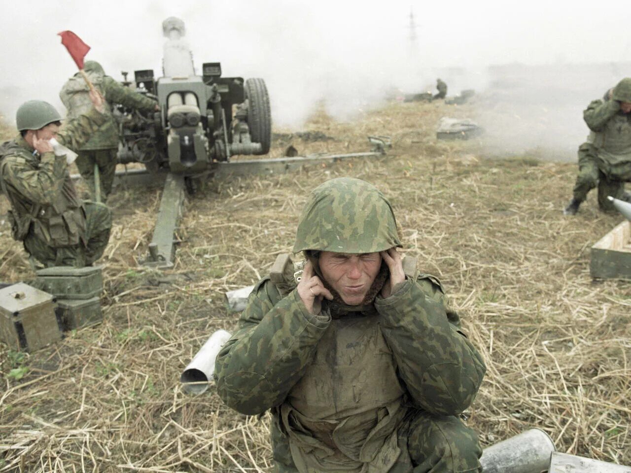 Связанный русский солдат