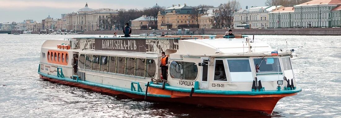Питер теплоход корюшка. Двухпалубный теплоход-ресторан «корюшка». Питер теплоход корюшка. Теплоход koryushka-pub санкт-петербург. Корюшка корабль.