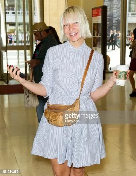 Pin on Sia cantora Furler, Celebs, Silly faces