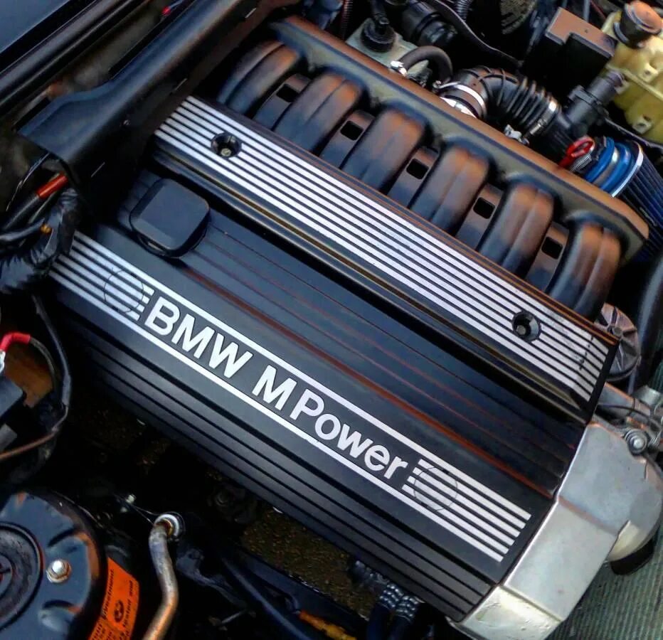 Мотор на BMW e30. BMW m3 e30 мотор. BMW e36 m3 engine. БМВ м3 е36 двигатель. Бмв е36 моторы