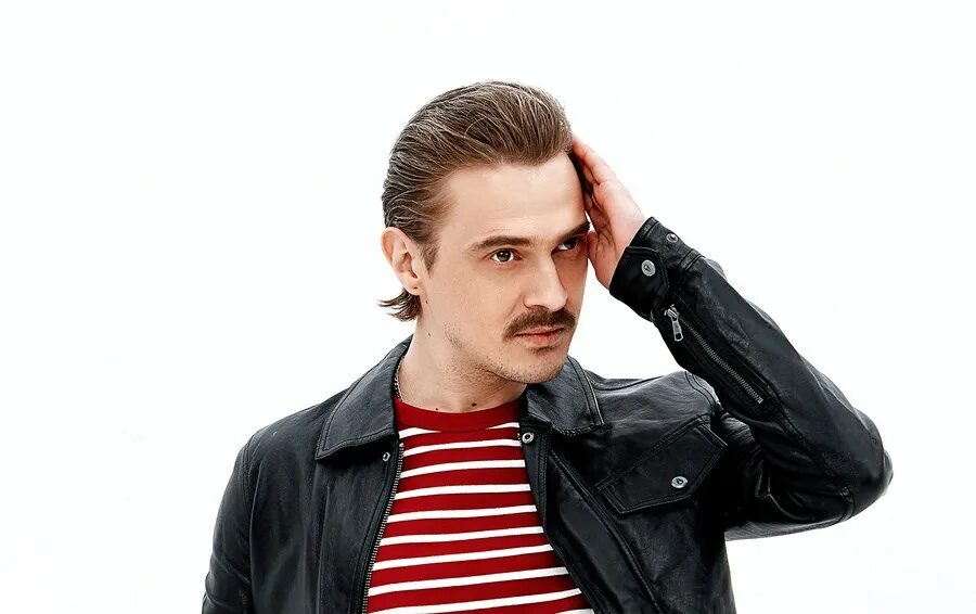 илья прусикин. назови солиста. мик джаггер молодой. мик джаггер молодой. металлика джеймс хэтфилд.