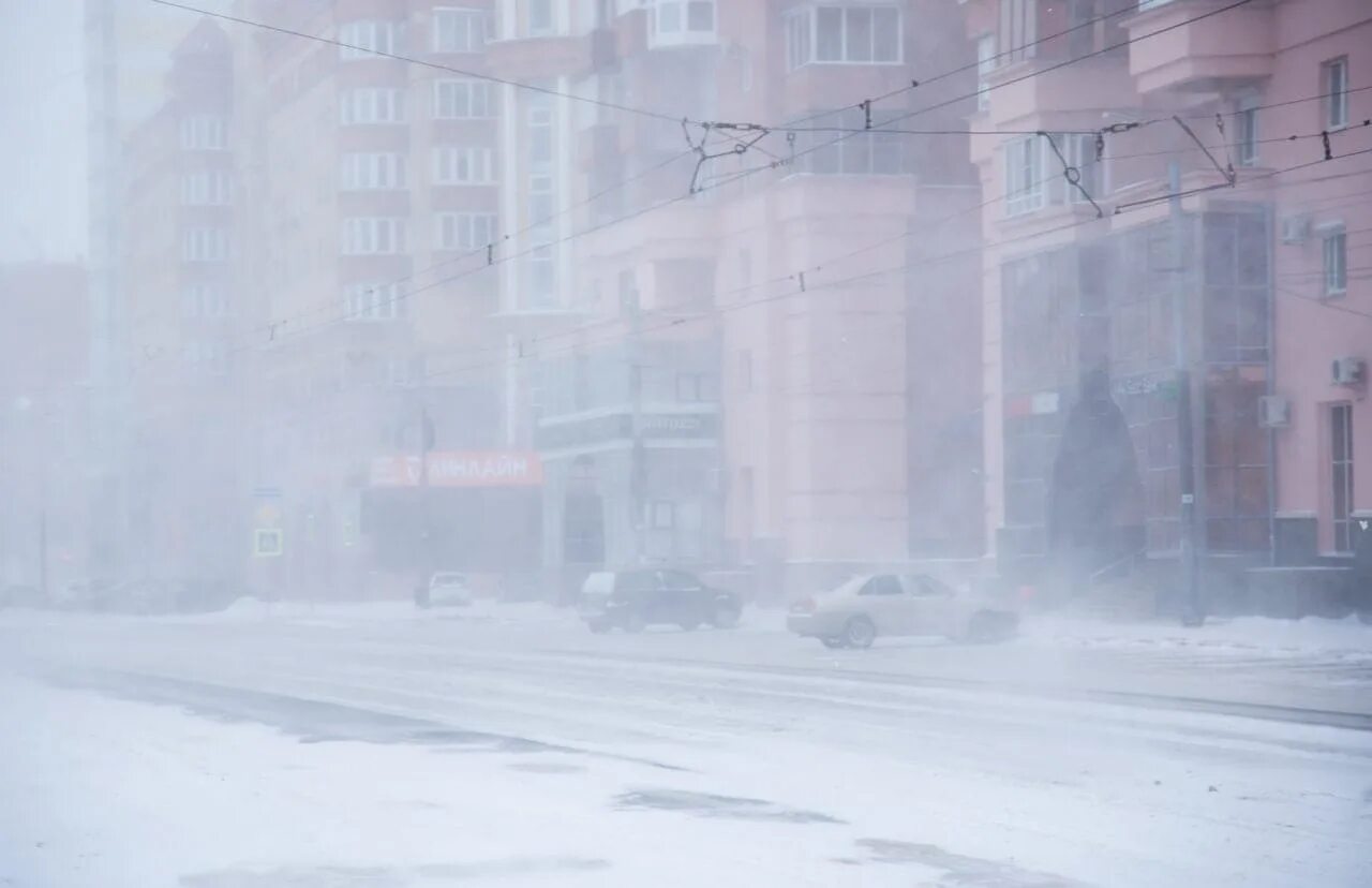 Метель челябинск. Метели не прекращались в течени января. Метели не прекращались в течени января. Норильск пурга. Сильная метель в казахстане.
