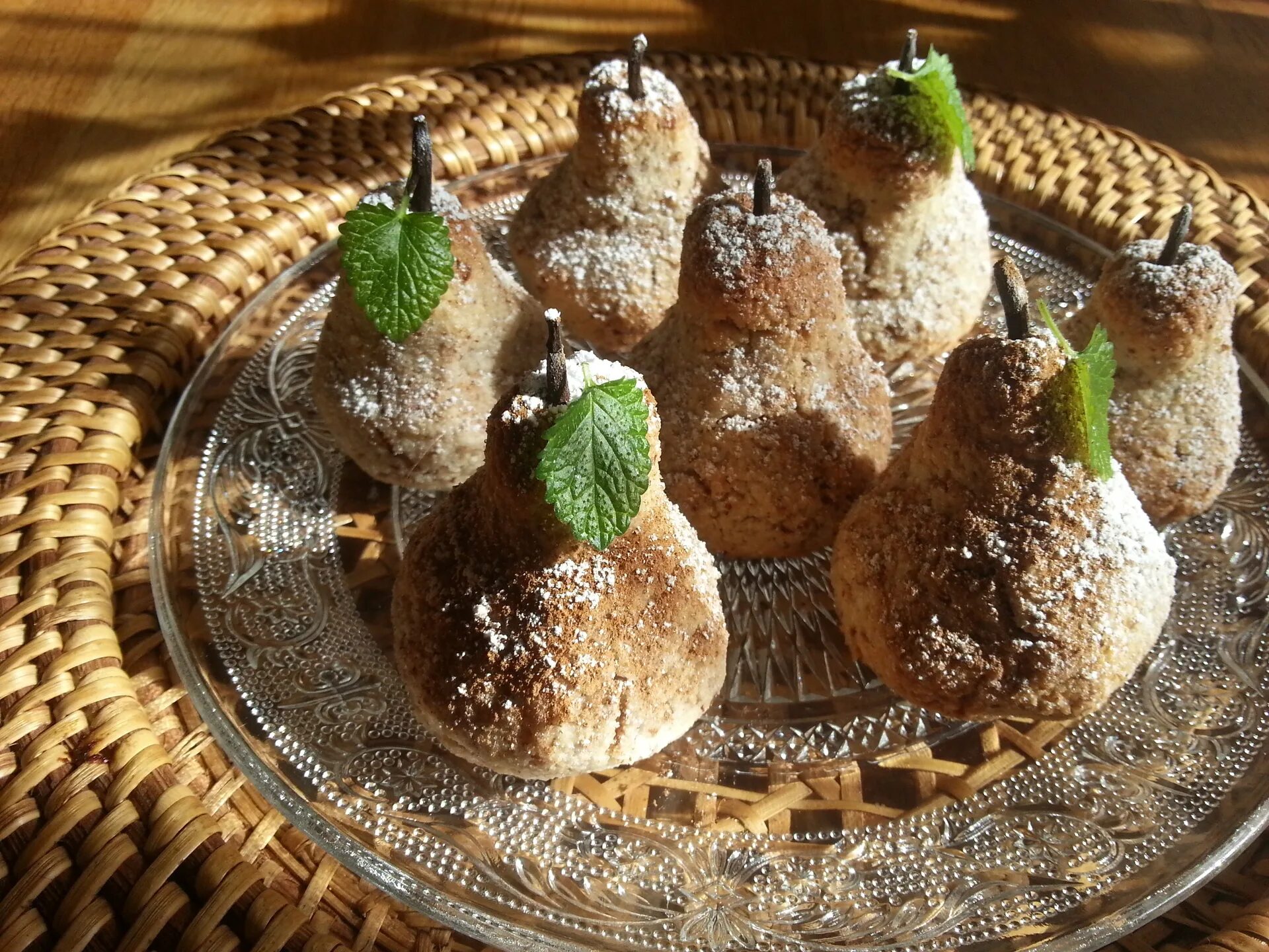 Песочное печенье ушки. Овсяное печенье. Грушевое песочное печенье. Печенье сдобное брянконфи. Печенье сдобное с начинкой с грушей 1кг брянконфи.