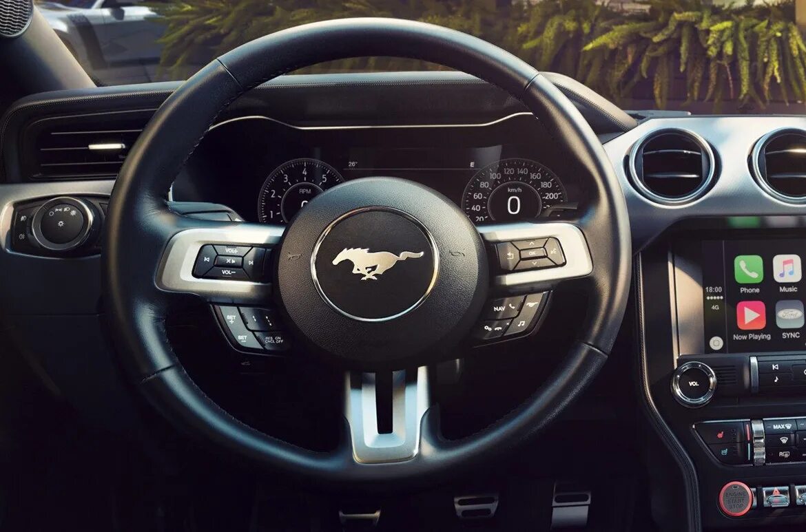 Руль форд мустанг 2020. Руль ford mustang 6. Карбоновый руль на форд мустанг. Руль форд мустанг 5. Ford mustang 2008 салон.