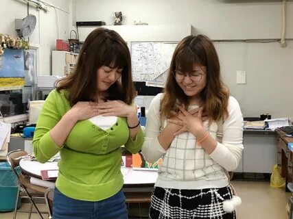 Re: 新 聞 身 材 太 雄 偉 頻 被 投 訴. NHK 女 主 播 離 職 改. 拍 寫 真 集. 