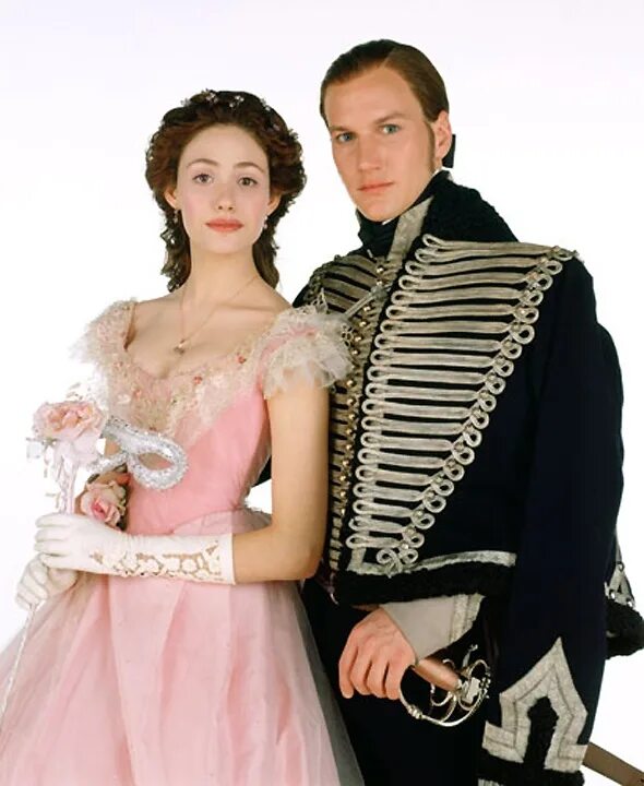 Венский бал дита фон. Как одеваются опера. В чем ходят в театр. Дита фон тиз бурлеск. Платье для посещения театра.