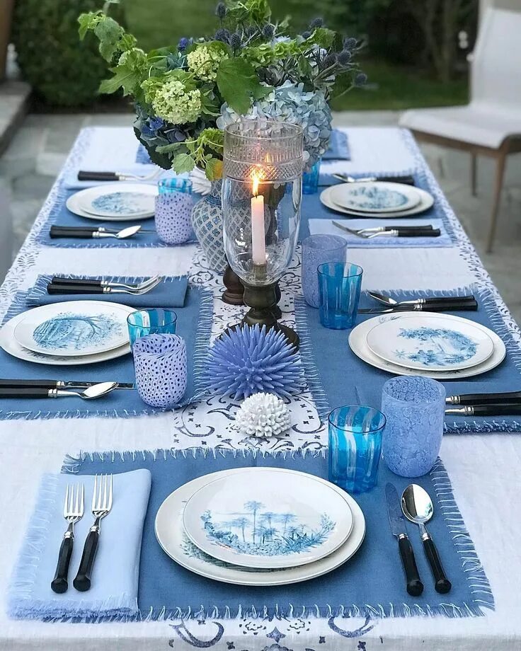 Сервировка стола. Красивая сервировка стола. Сервировка стола в синем цвете. Новогодний стол в голубом цвете. Dinner setting