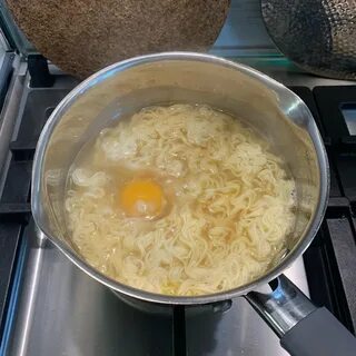 Лапша быстрого приготовления на сковороде