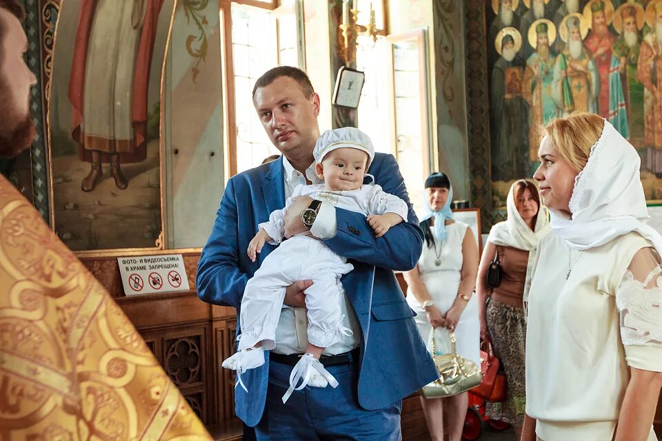 Крестины веры шольги. Что нужно в церковь для крещения. Что нужно в церковь для крещения. Что нужно в церковь для крещения. Крещение детей в церкви.