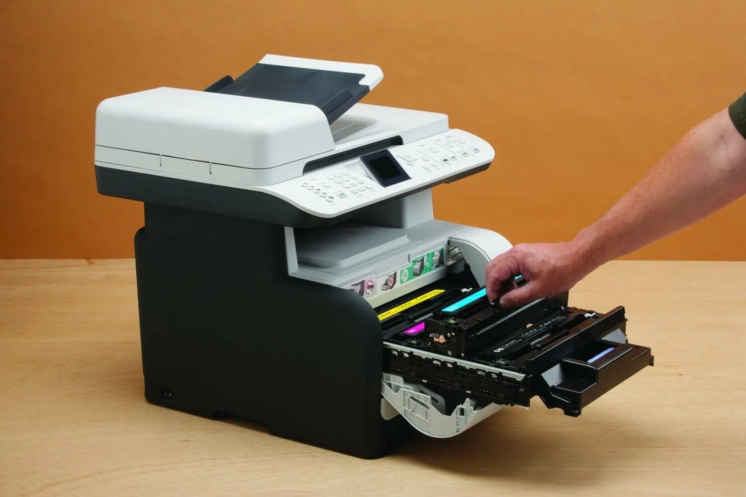 Офисный принтер а4. Color LASERJET cm1312.