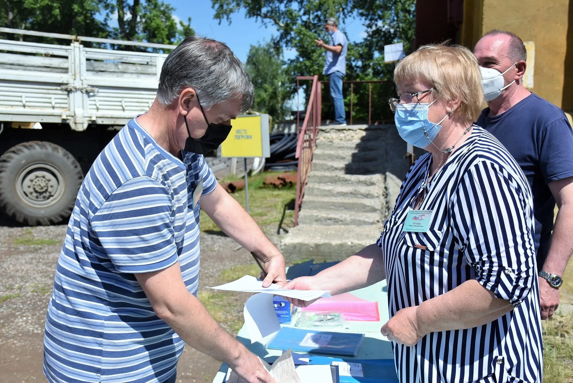 Пункт выдачи СИЗ. Пункт выдачи противогазов. Пункт выдачи противогазов в организации. Пункт выдачи противогазов по гражданской обороне. Выдача противогазов